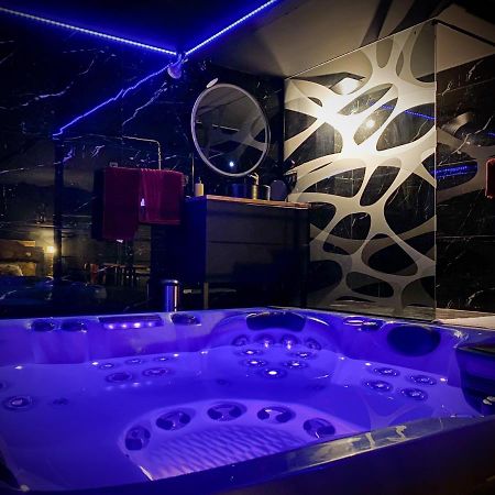 Loveroom Avec Jacuzzi 01 Chazey-sur-Ain Extérieur photo