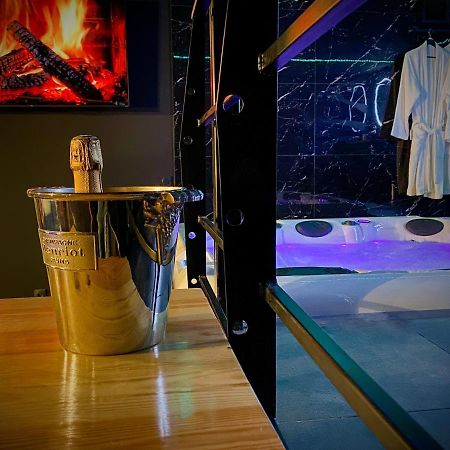 Loveroom Avec Jacuzzi 01 Chazey-sur-Ain Extérieur photo